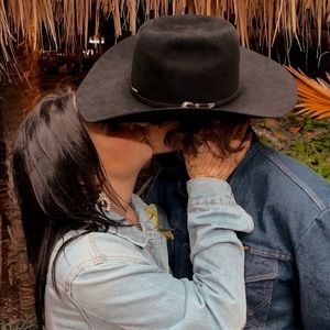 Meet your Posher, Bailey